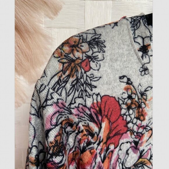 Tribal Floral Lightweight Gray Red Sweatshirt Size S / P - Picture 2 of 5